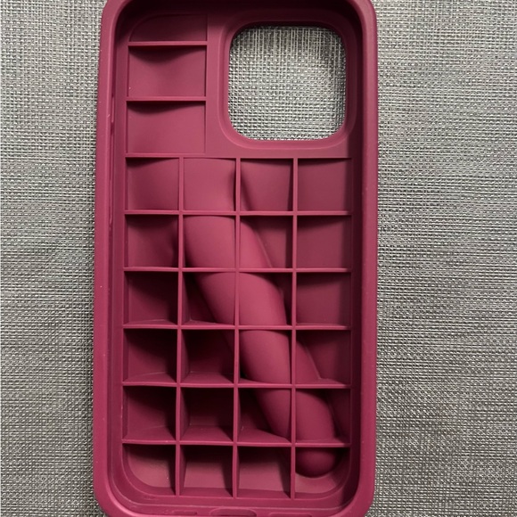 RHODE Silicone Phone Case - Picture 3 of 3